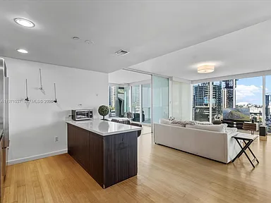 1040 Biscayne Blvd APT 1107, Miami, FL 33132