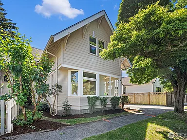 621 S Pine Street, Tacoma, WA 98405