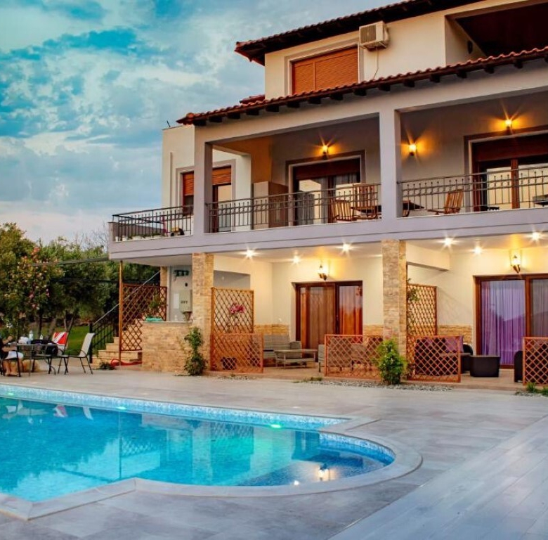 For Sale – Villa 330 m² in Chalkidiki