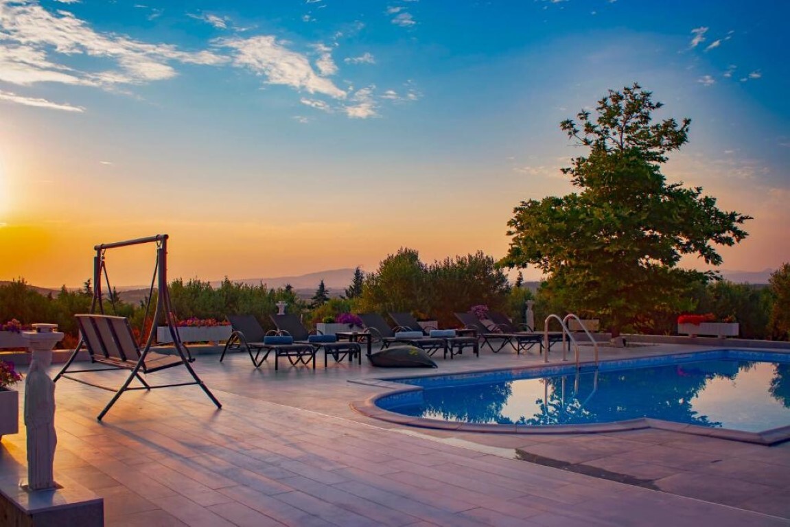 For Sale – Villa 330 m² in Chalkidiki
